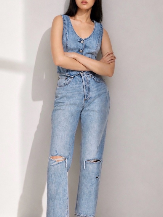Aritzia Denim - Aritzia DENIM FORUM The Joni High Rise Loose Jeans Size 32